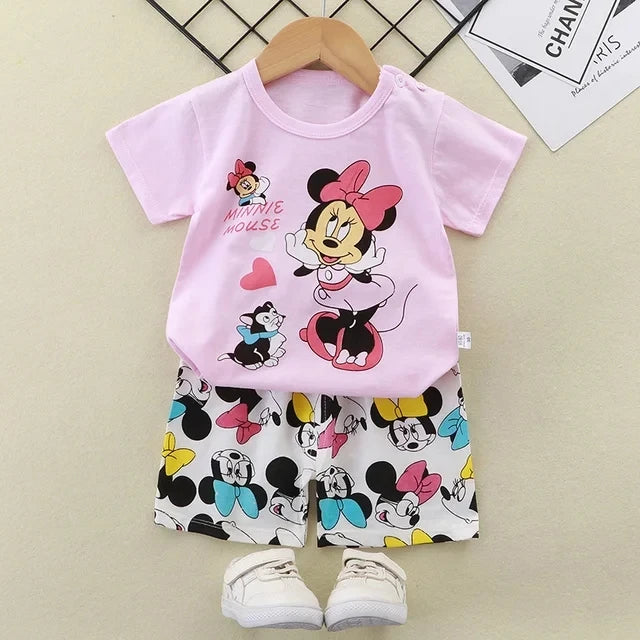 A soft and breathable baby girl pajama set, perfect for newborns and toddlers up to 3 years old 02