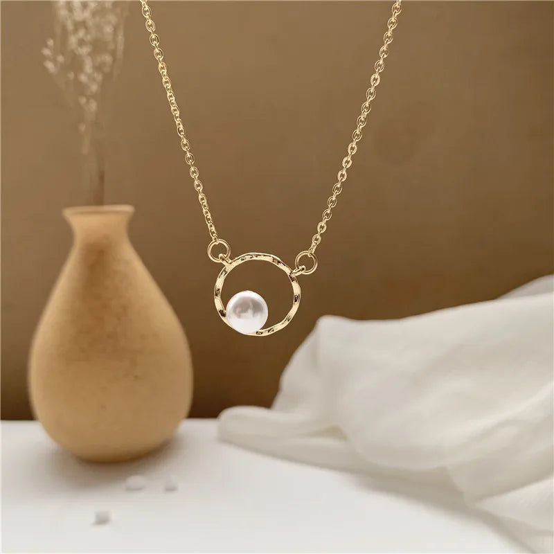 Golden crystal circle pendant necklace for women – elegant trendy jewelry simple circle