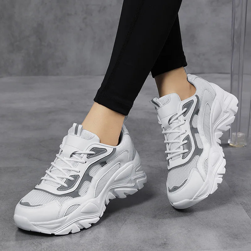 Women's Thick Sole Sneakers Fashion. - 2