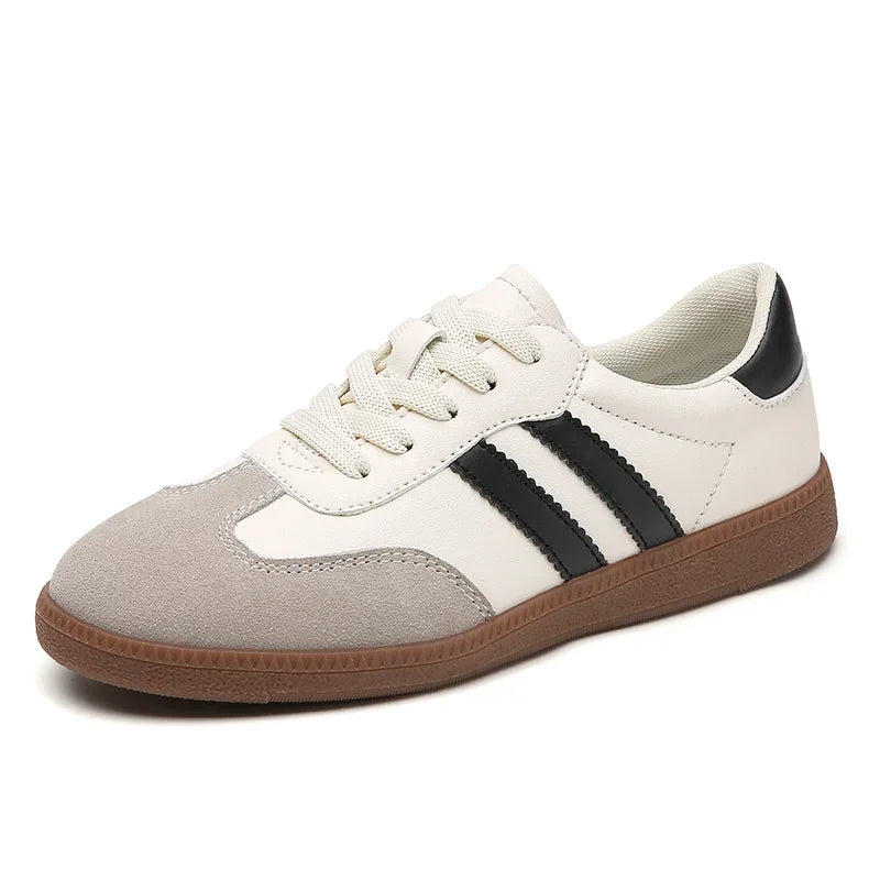 New Classic Ladies Sneakers. - white