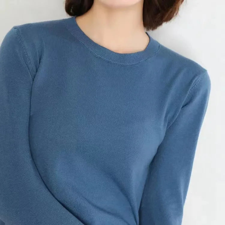 Women’s long-sleeved solid color knit pullover sweater with O-neck blue