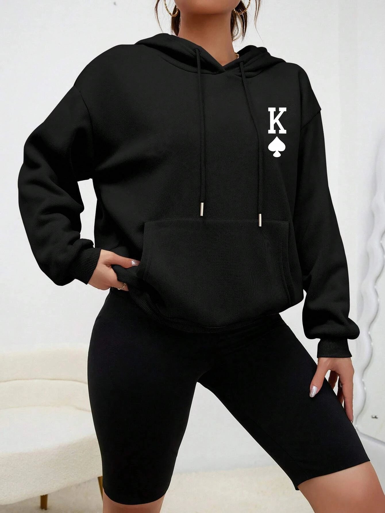 Women’s casual Poker K printed hoodie with pocket, streetwear style sweatshirt for autumn - 3. black