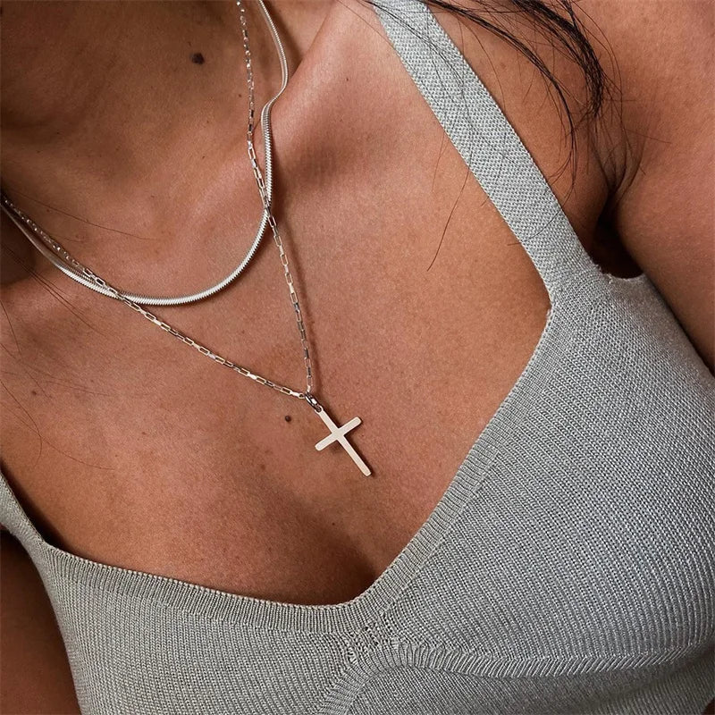 Unisex's cross pendant necklace with gold plated silver color simple twisted chain, fashionable jewelry for beach or party gift gold 05