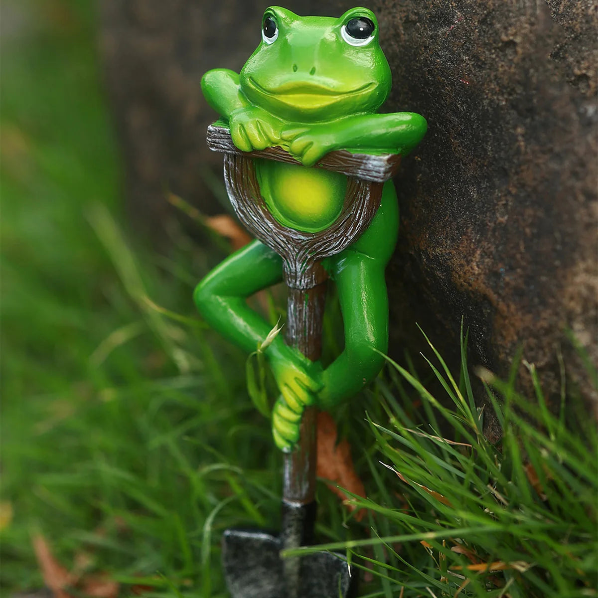Creative resin garden decorations featuring frog, rabbit, and turtle with shovel for outdoor bonsai, lawn, patio, and balcony display green2