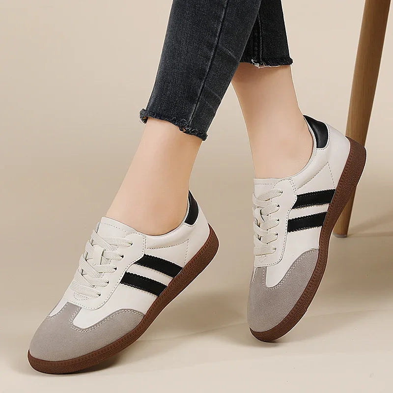 New Classic Ladies Sneakers. - beige