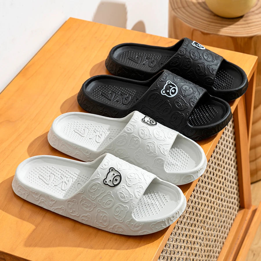 Little Bear print non-slip indoor bathroom slippers for men and women, soft summer fashion casual sandals white and black