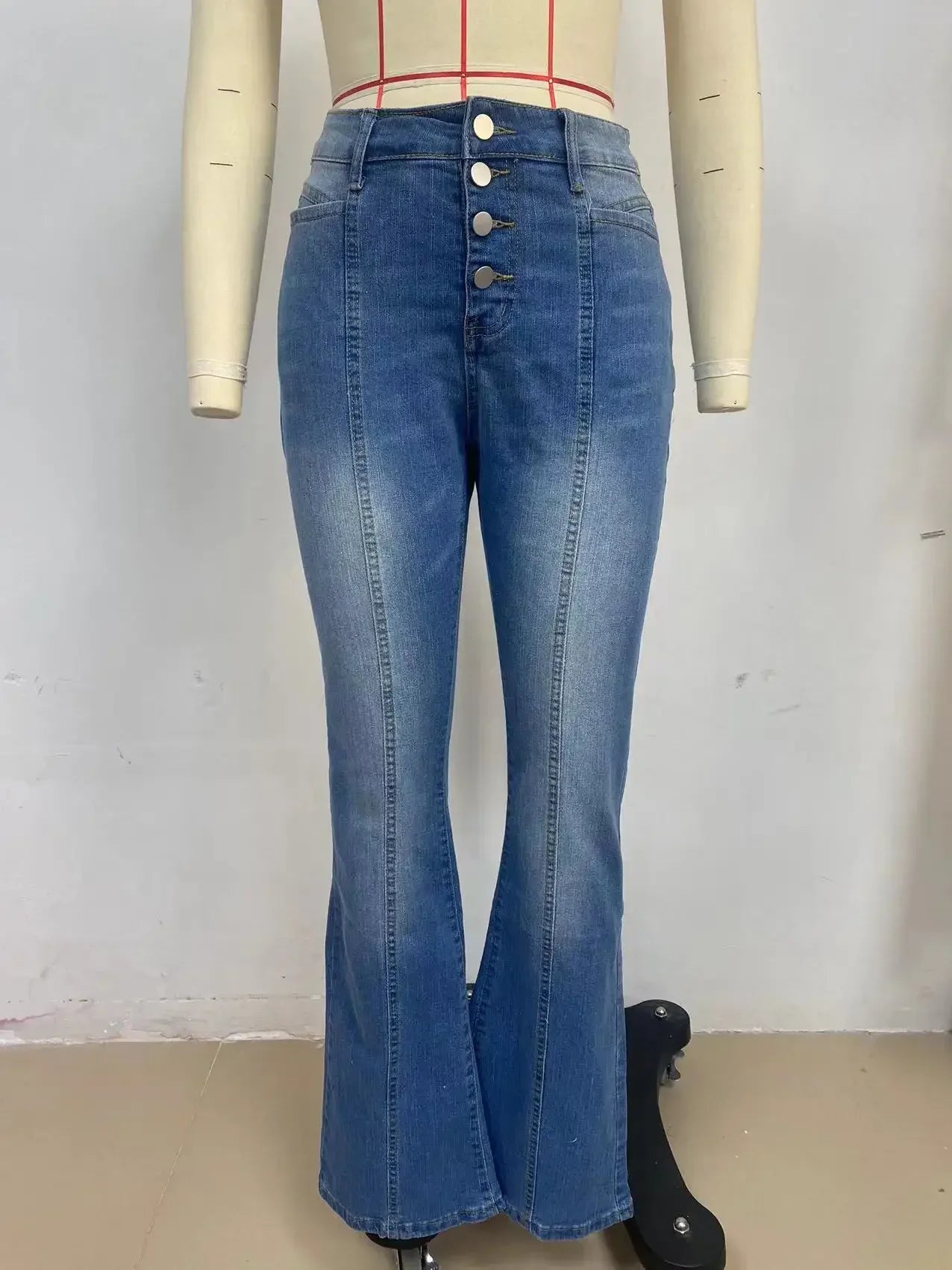 Jeans Flare Pants Women Streetwear Washed Button Fly Mid Waist Pockets Distressed Denims Female Trousers 2025 Vintage Boot Cut