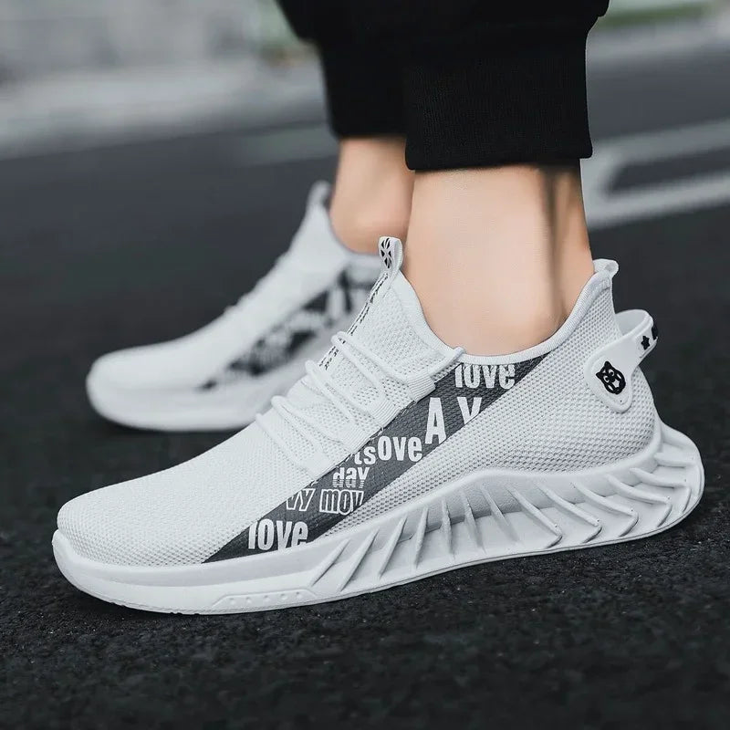 Lightweight breathable mesh men's sneakers in casual non-slip design white