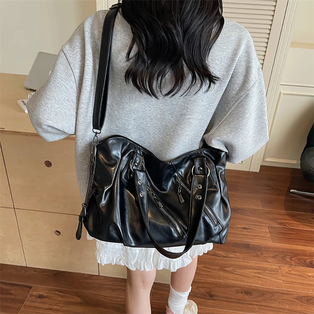 Glossy PU Designed Rivet Zipper One Shoulder Bag Large Capacity Versatile Tote Bags Delicate Soft All-Match Crossbody Packs