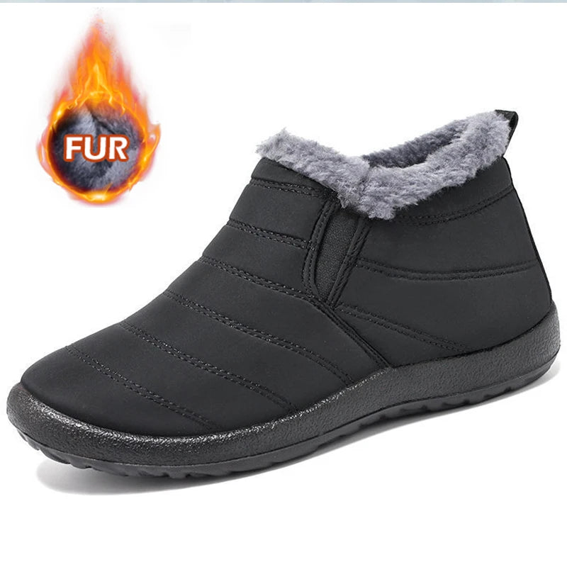 Black winter boot with gray fur lining on a white background, featuring an icon indicating 'fur'.